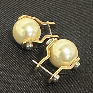 Louis Vuitton Pearl Stud Earrings
